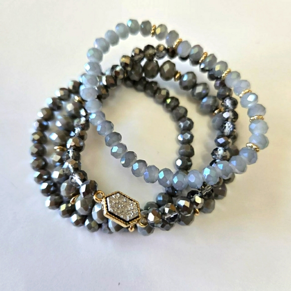 4-Piece Beaded Bracelet Set, stretchy bracelets grey color - Picture 2 of 5